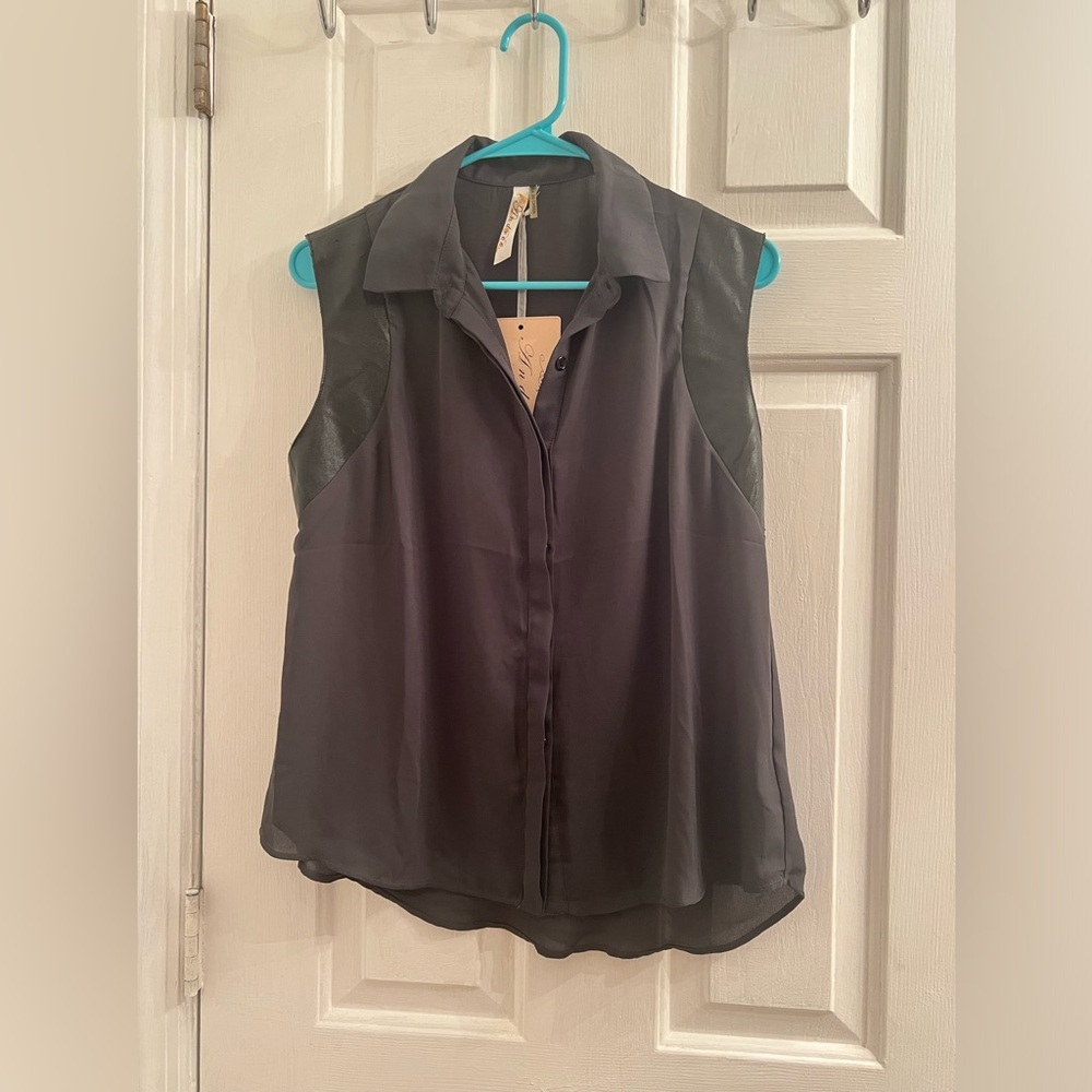 Size medium gray black faux leather sleeveless button up tank blouse